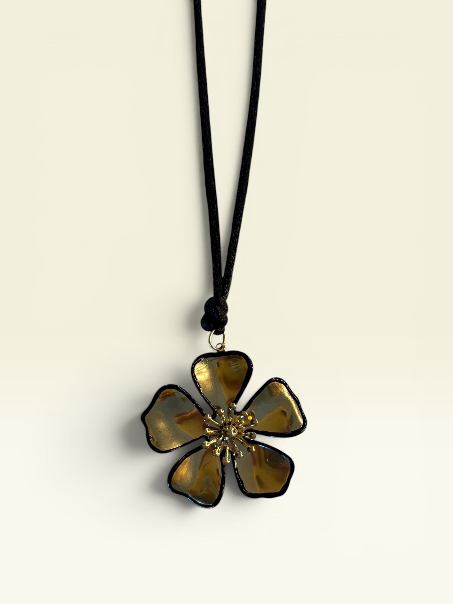Collar Flor Dorada