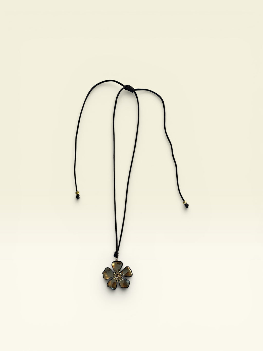 Collar Flor Dorada